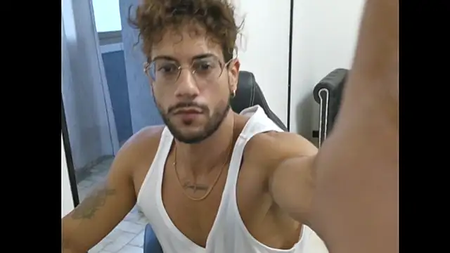 Chat XXX en directo de ItalianShadow