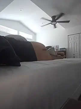 Онлайн чат XXX bigGirth4u