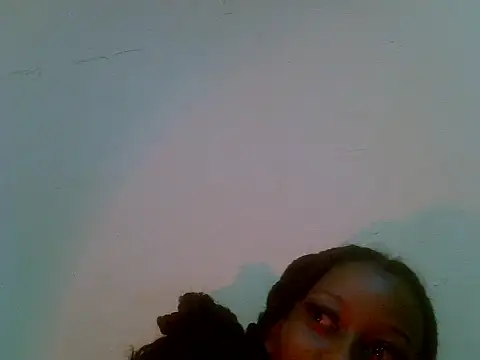 ebony_petite9 Adlı Modelin Canlı XXX Sohbeti