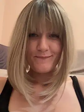 XXX chat uživo modela LunaFoxs