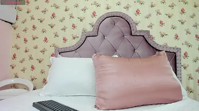 ariana_moon00 现场XXX聊天