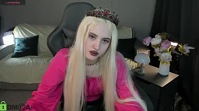 LaslyAngel Chat XXX in diretta