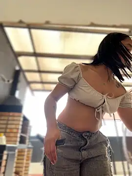 Isabella-Teen - Flash Tits🍒