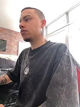 AlphaMasterXxx 라이브 XXX 채팅
