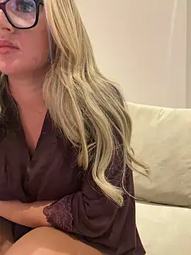 دردشة baby_rae الجنسية المباشرة