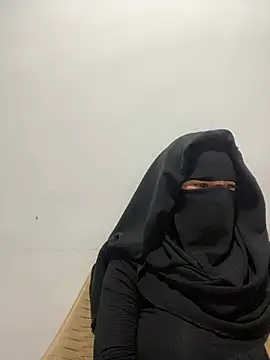 Hijabi_HotGirls Adlı Modelin Canlı XXX Sohbeti