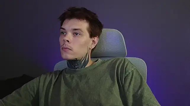 DENIS_HERE élő XXX-chatje