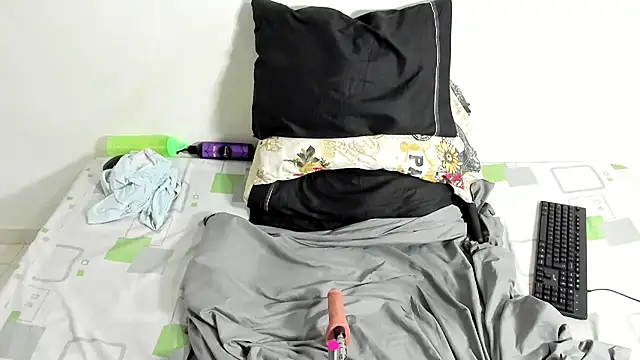 OSITA_1992's Live XXX Chat