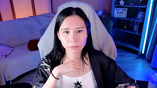 Chat XXX en directo de KiraTemptt