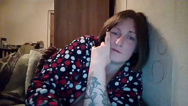 AllaSowinskaya - suck thumb