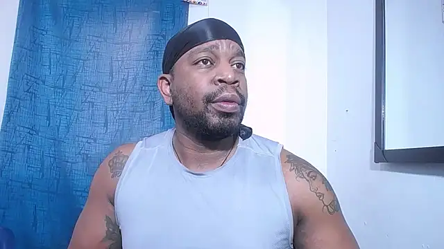 leandrohurtado69's Live XXX Chat