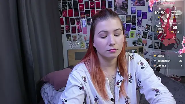 Ulya1smitt - I fuck my ass with my fingers and a dild