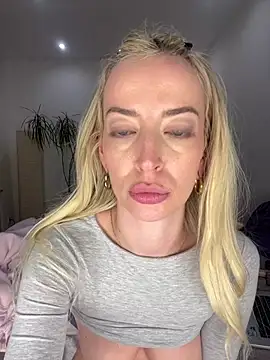 Katharina_Wagner - 1 Finger in die Pussy👉🏻