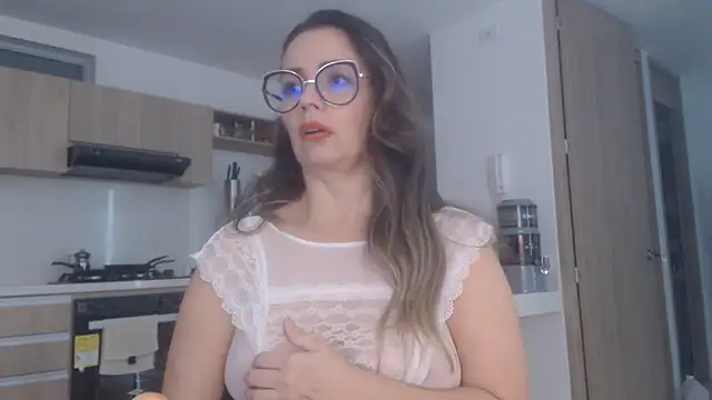 LovePaula - Naked Dance in free (2 min)