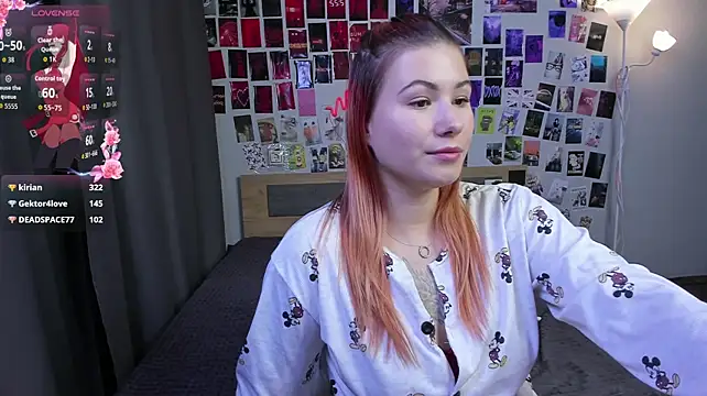 Ulya1smitt - I fuck my ass with my fingers and a dild