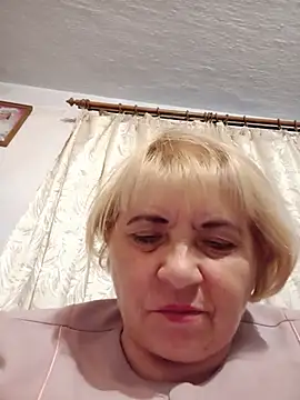 Elena_Beautiful784: онлайн-секс-чат