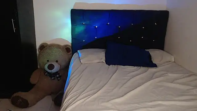 ANGELIQUE_KLANEのライブXXXチャット
