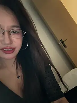 Sorry-456's Live XXX Chat