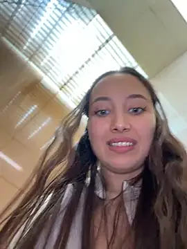 XXX chat uživo modela ICrazyOneIRL