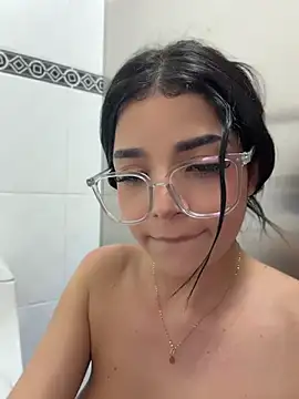 צ'אט XXX בשיד ור חי של ArieliciousXXX