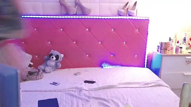 HotIris Adlı Modelin Canlı XXX Sohbeti