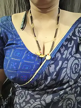 bhuvana_555's Live XXX Chat