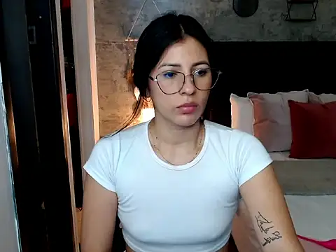 Isa_cruzx - saliva on tits