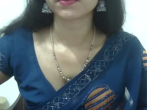 Laila_Cute Chat XXX in diretta