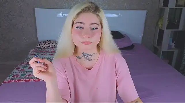 XXX chat uživo modela NikaRocks