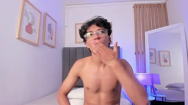 Czat XXX na żywo – Adams__Bobby