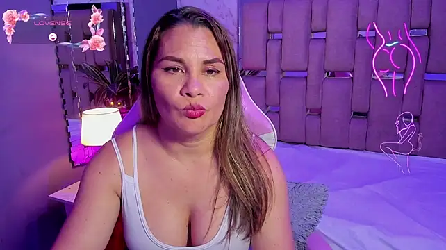 Anna-Sousa - SPREAD ASS 🍑FUCK PUSSY IN DOGGY
