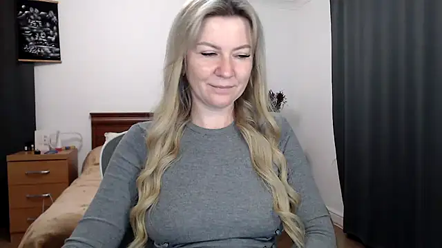 Chat +18 de ParadiseAlina ao vivo