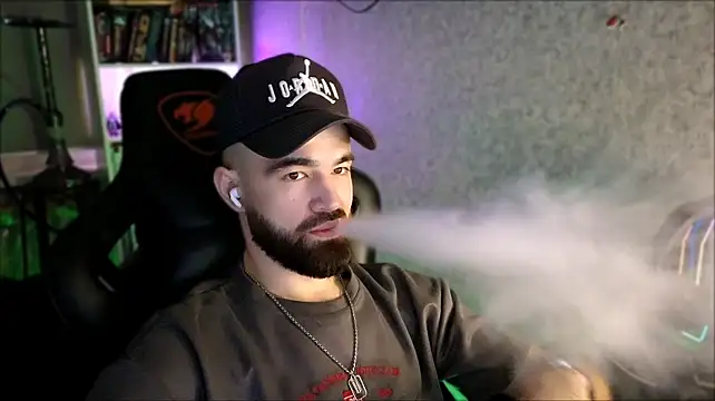 دردشة _Serious_Man الجنسية المباشرة
