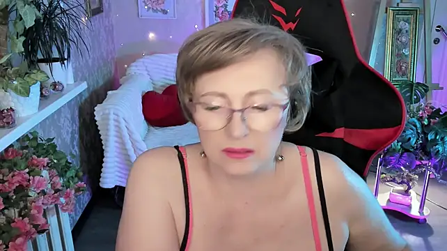 Sugar_vivien - Teasing butt and legs