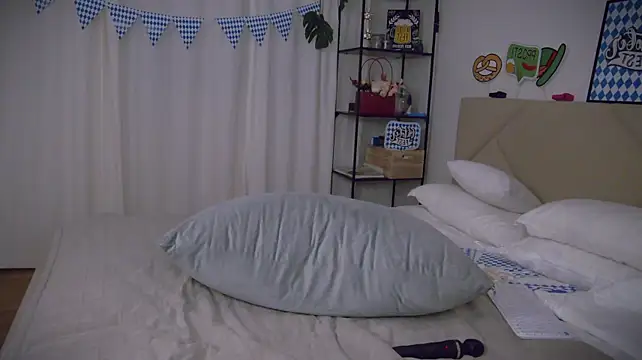 NakedVenus__ - Fingering Pussy till squirt+control 4LT
