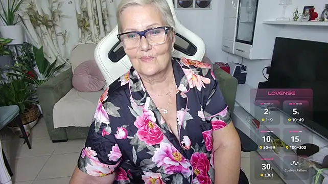Selenna57's Live XXX Chat