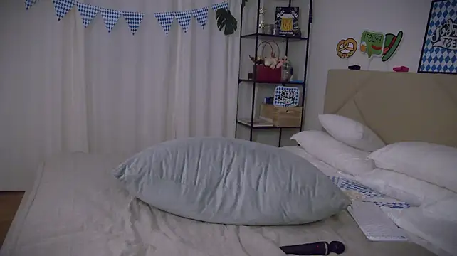 NakedVenus__ - Fingering Pussy till squirt+control 4LT