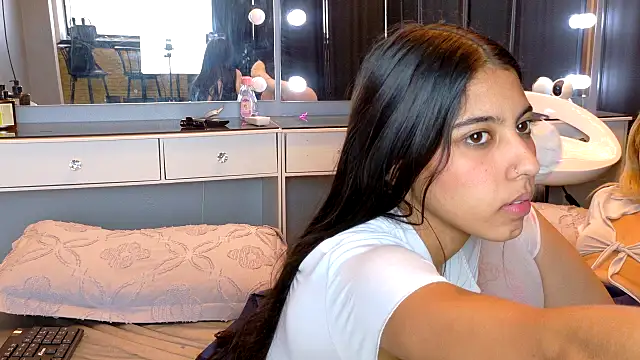 Strawberrymia69 - have anal sex with a girl using a strap-