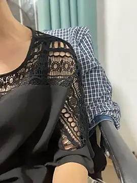 Li61316 - 完成目标莉莉在工厂的楼梯间尿尿！