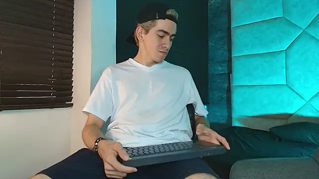 Živý XXX chat Tyler_Mcrey