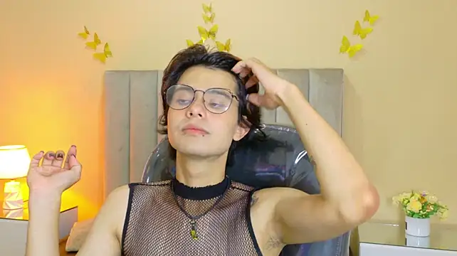 Derek_Sinn Adlı Modelin Canlı XXX Sohbeti