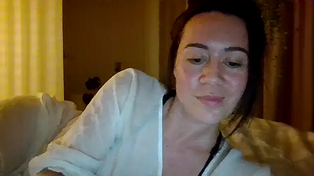 Carinasa Adlı Modelin Canlı XXX Sohbeti