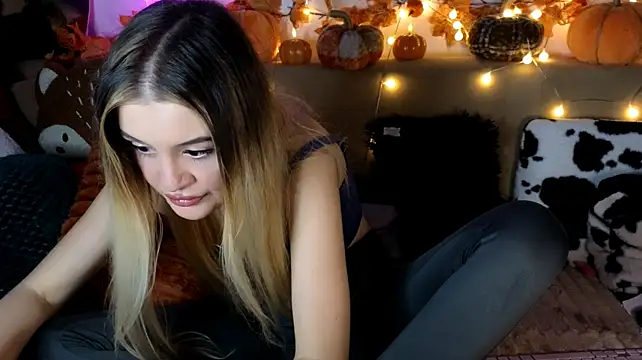 แชท XXX สดของ nicollewetpussy
