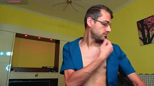 Онлайн чат XXX HungEddy