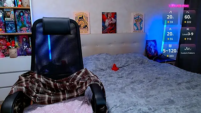Ur_geekgirl - NAKED SEXY DANCE