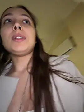 ICrazyOneIRL Adlı Modelin Canlı XXX Sohbeti