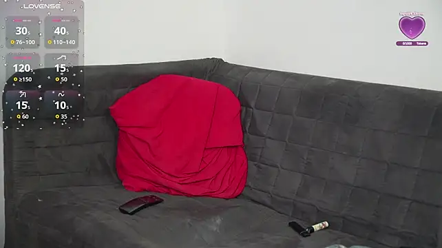 Tinyhannah - Hardcore pussy play with dildo