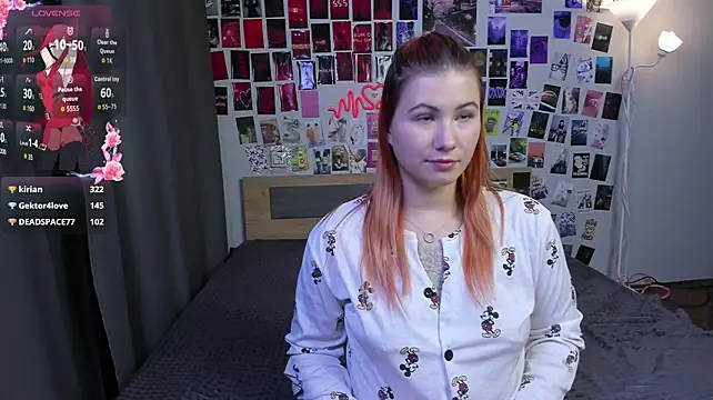 Ulya1smitt - I fuck my ass with my fingers and a dild