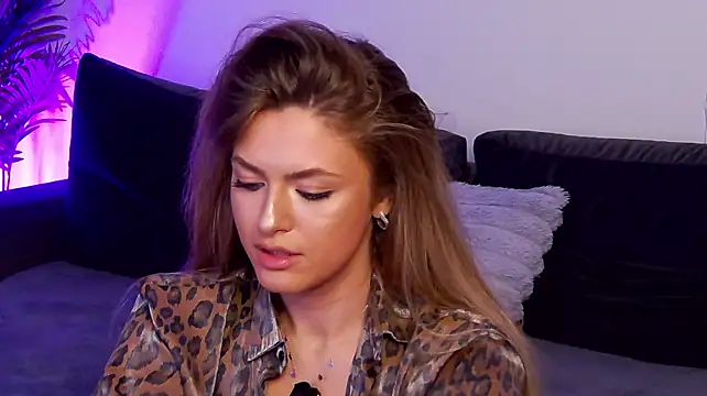 Aveenaquinn's Live XXX Chat