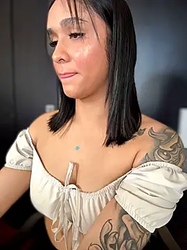 Isabella-Teen - Flash Tits🍒